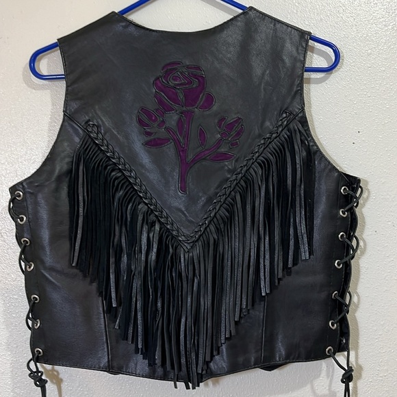 Interstate Leather women’s motorcycle vest with purple roses. Size Medium NWT - Picture 7 of 10